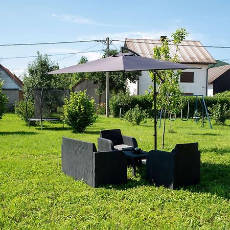 Villa Kuca Za Odmor Boki Gospić Exterior foto
