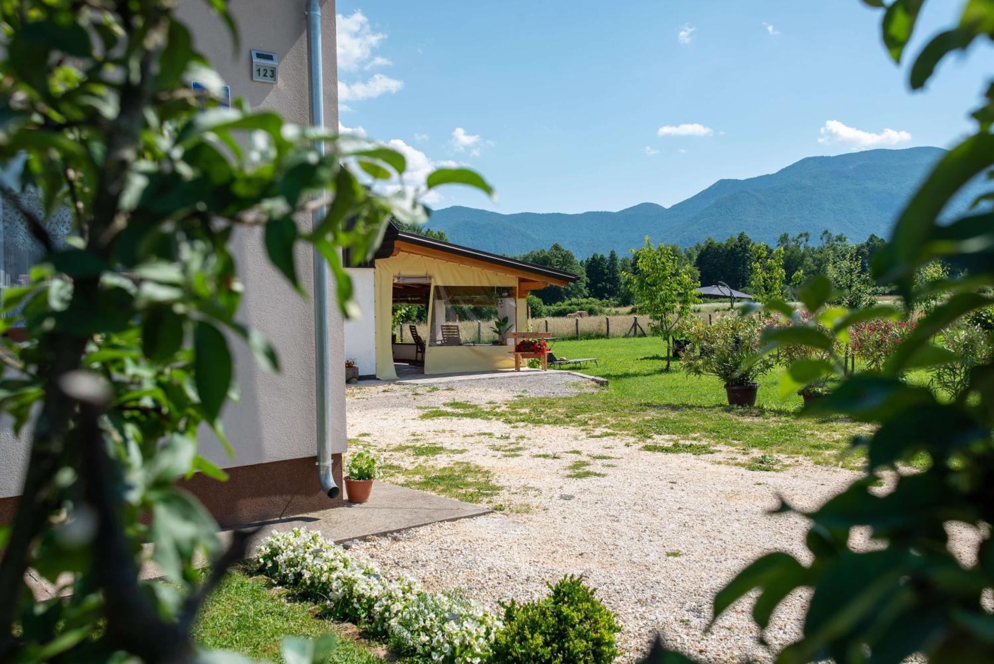 Villa Kuca Za Odmor Boki Gospić Exterior foto